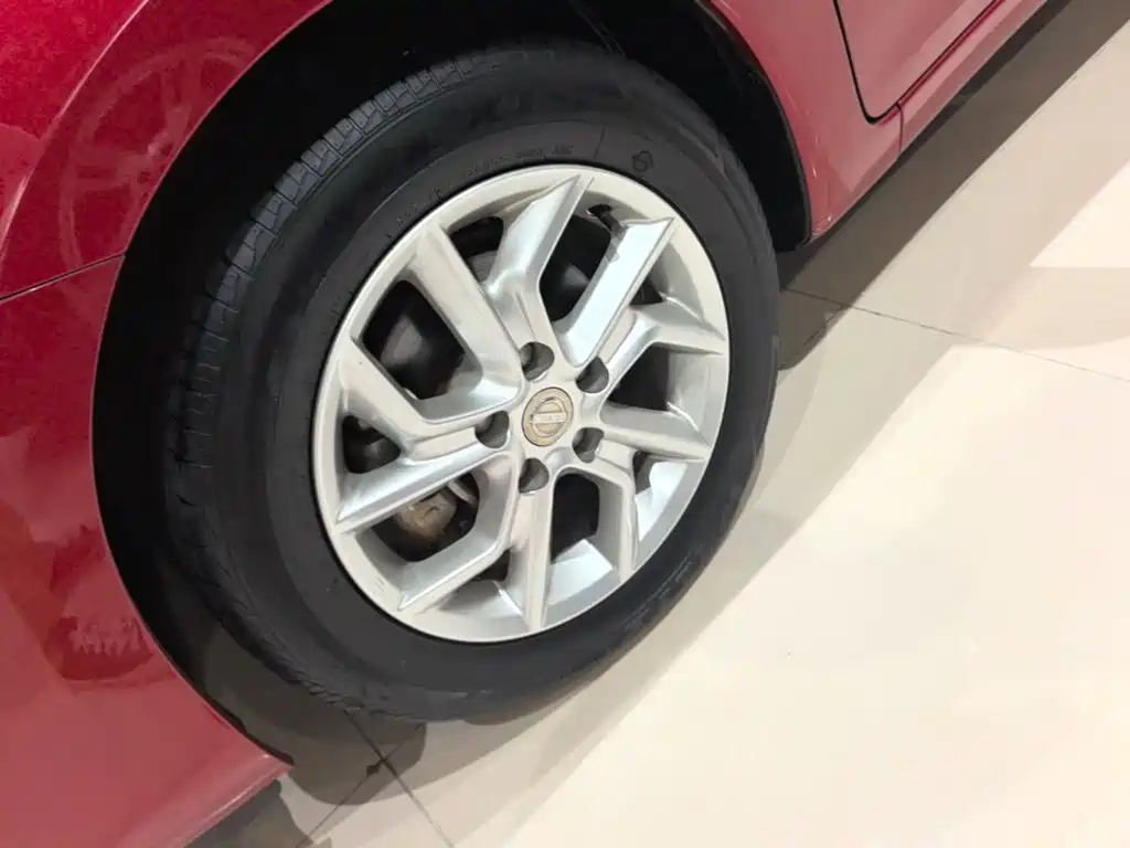 Nissan Tiida — миниатюра 23