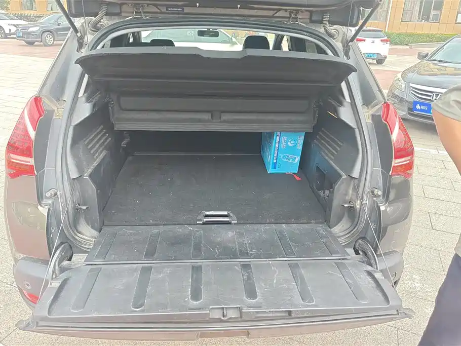 Peugeot 3008 2013 1.6THP AT