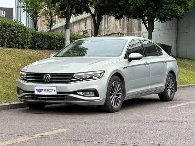 VOLKSWAGEN MAGOTAN 2021
