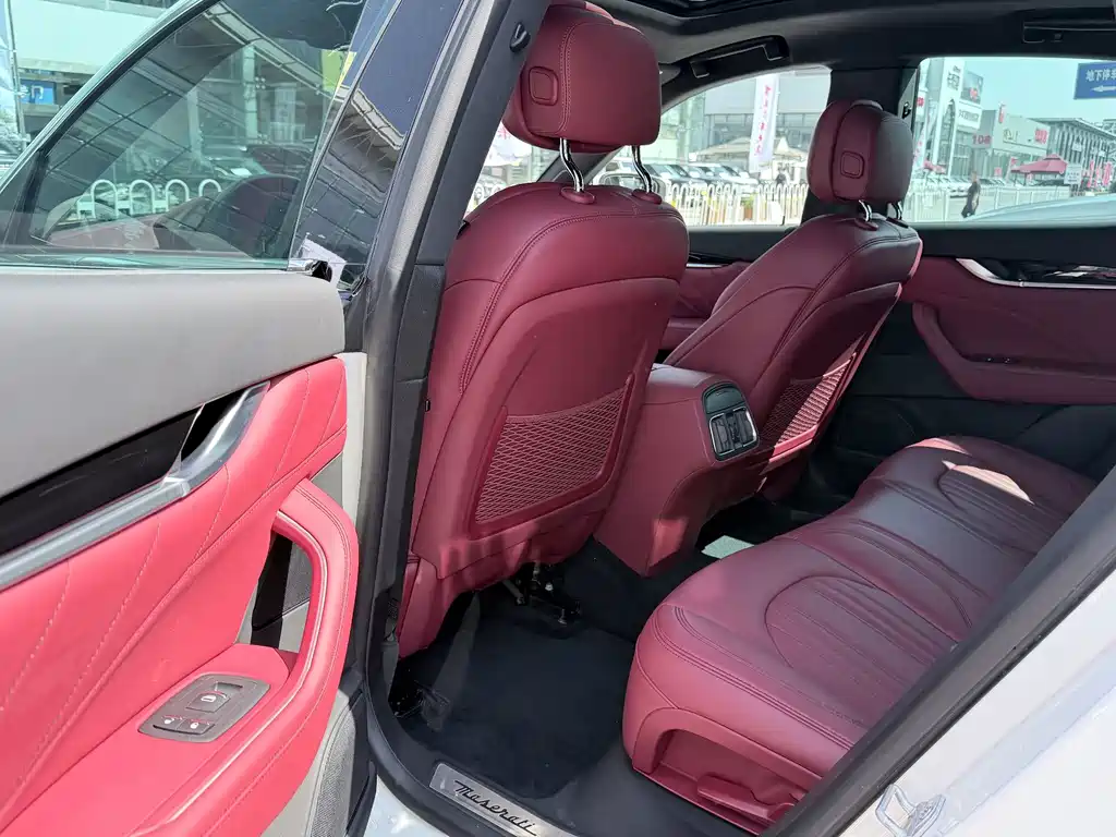 Maserati Levante — миниатюра 12