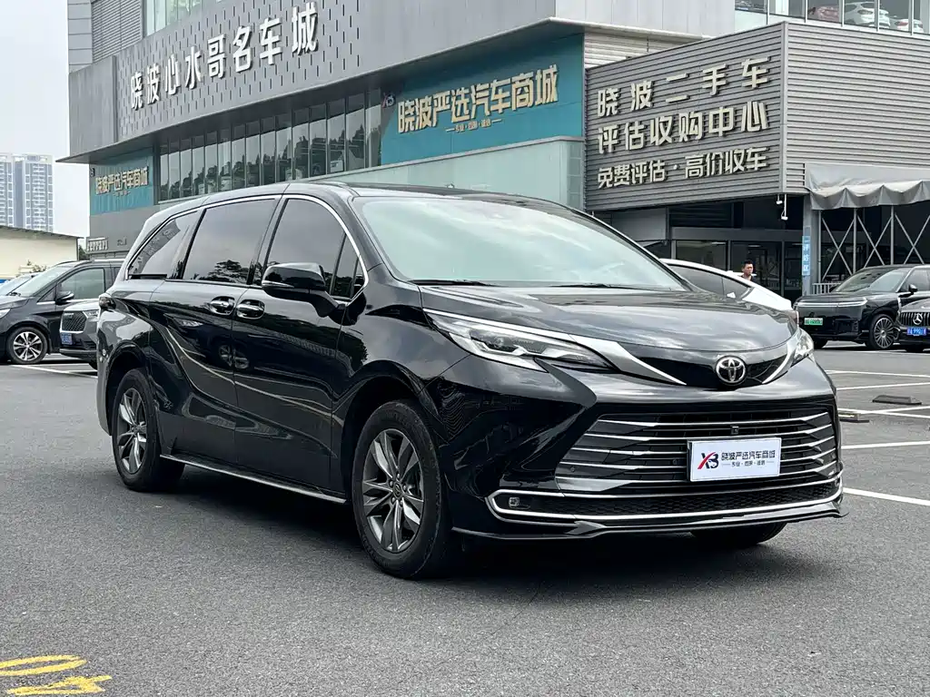 Toyota Sienna — миниатюра 3