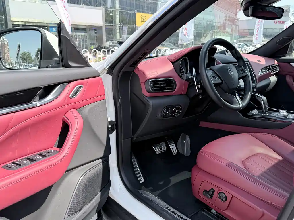 Maserati Levante — миниатюра 3