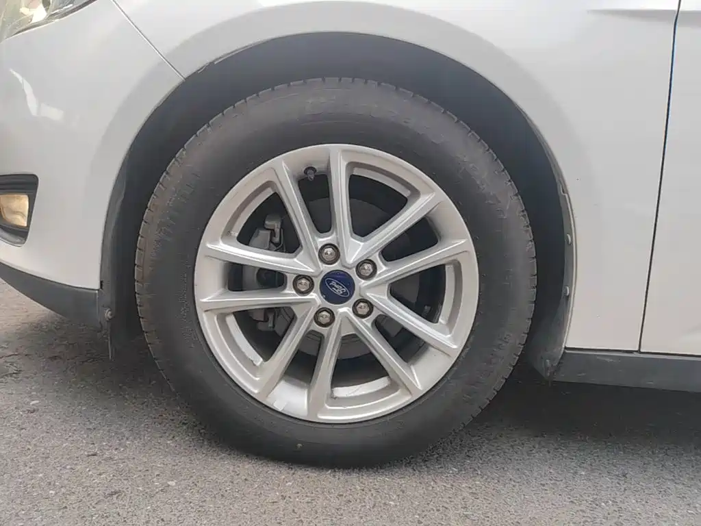 Ford Focus — миниатюра 23