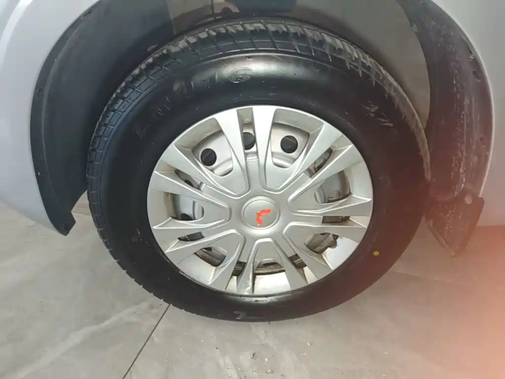 Wuling Hongguang V — миниатюра 23