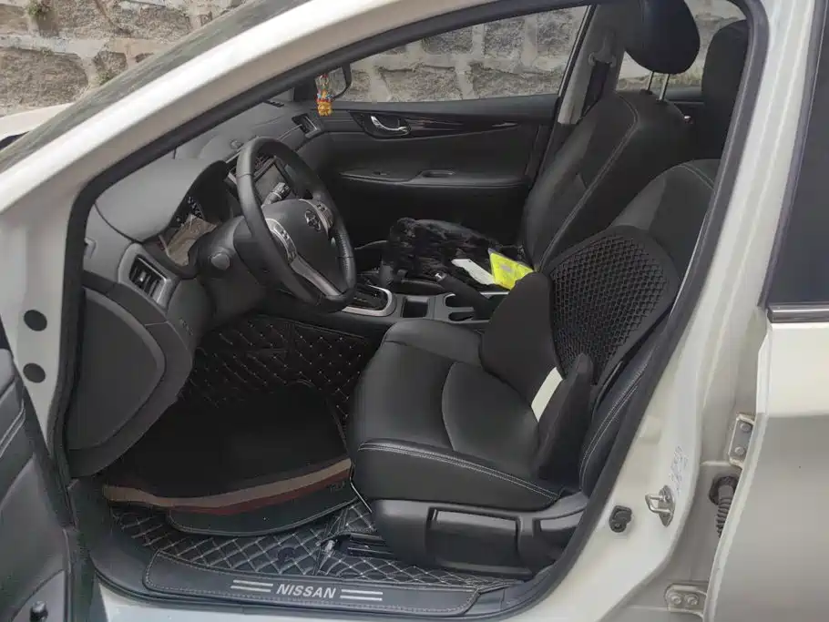 Nissan Tiida — миниатюра 9