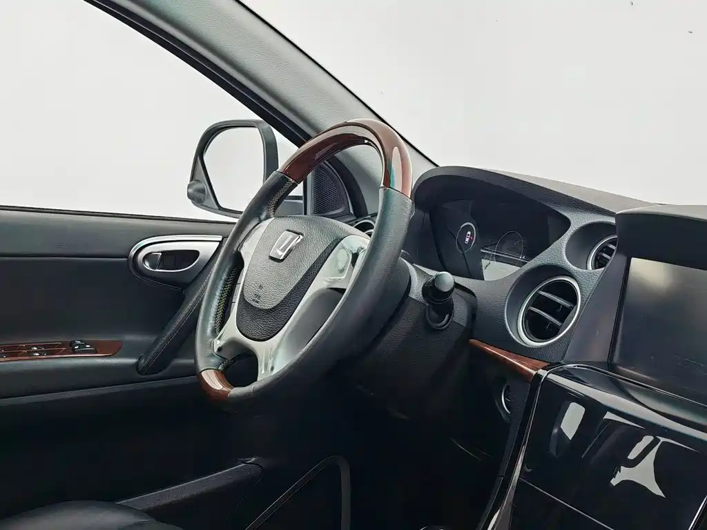 Luxgen Big 7 SUV — миниатюра 22