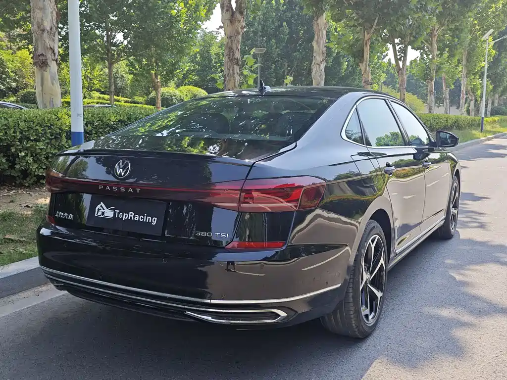 Volkswagen Passat 2026 330TSI Elite