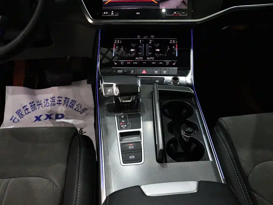 Audi A6L — миниатюра 10
