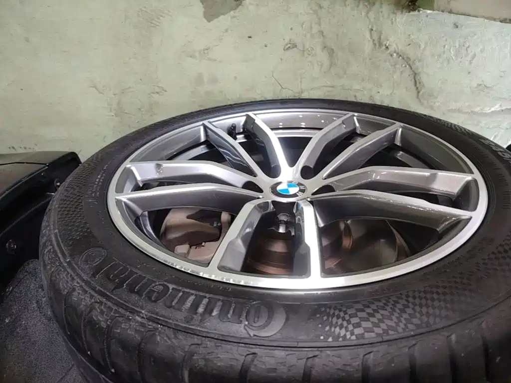 BMW 5 Series — миниатюра 23