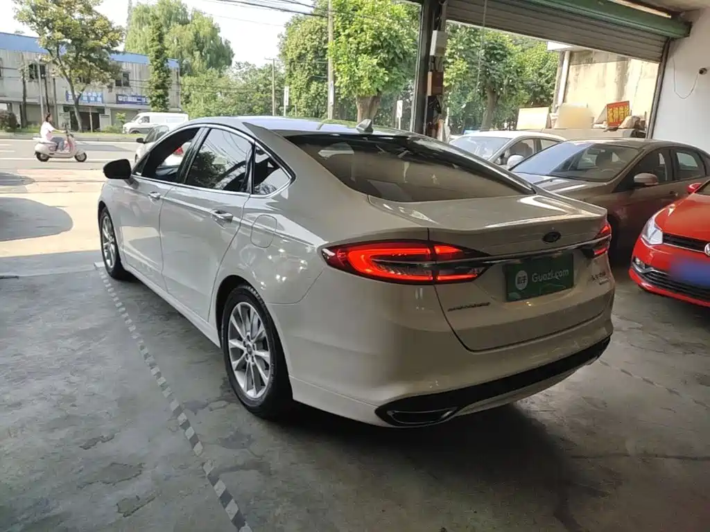 Ford Mondeo — миниатюра 5