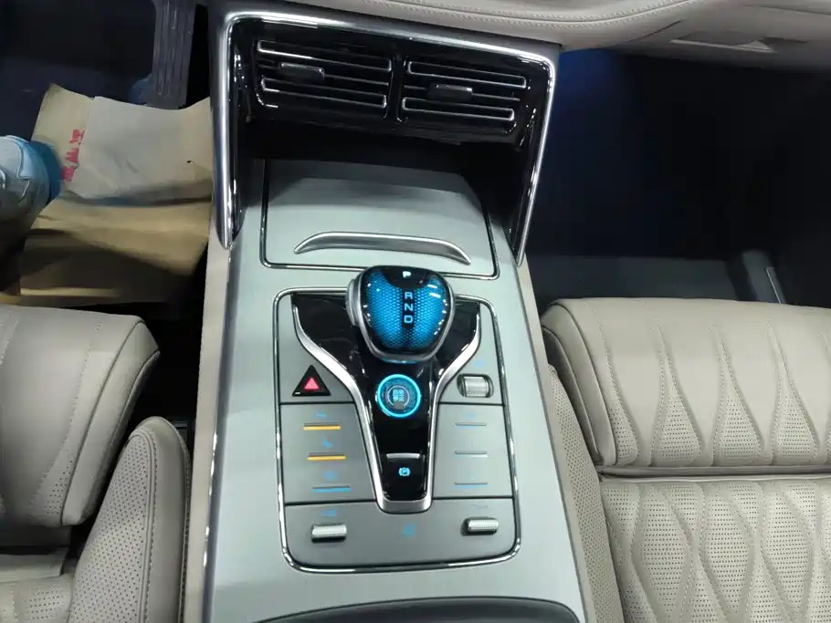 BYD Tang New Energy — миниатюра 16