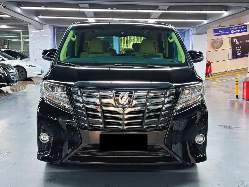 Toyota Alphard — миниатюра 2