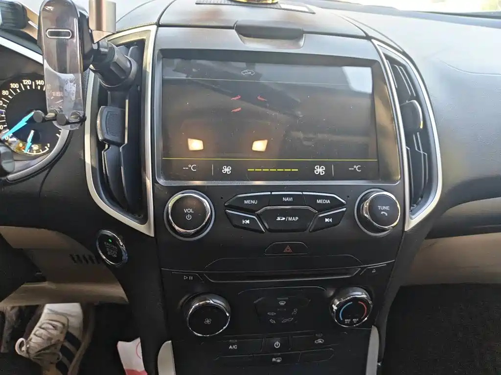 Ford Edge — миниатюра 9