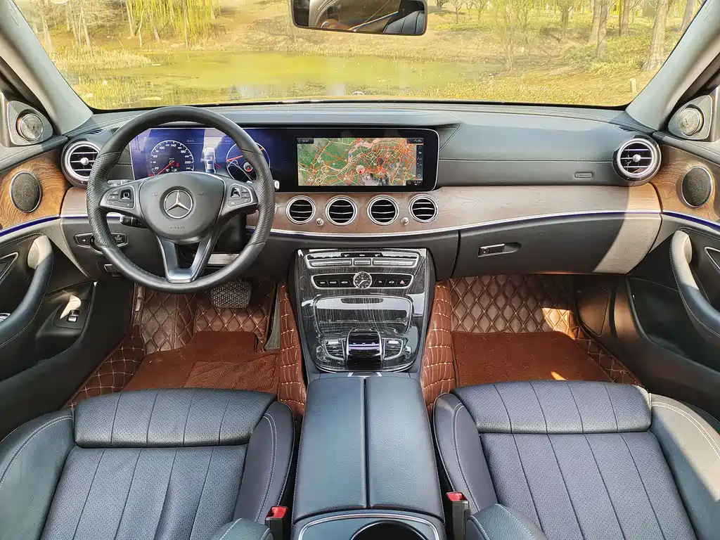 MERCEDES-BENZ E CLASS