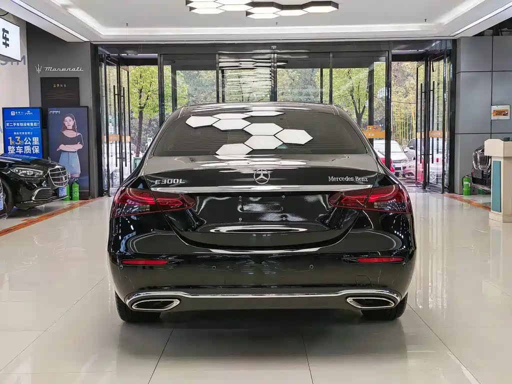 Mercedes-Benz E-Class — миниатюра 5