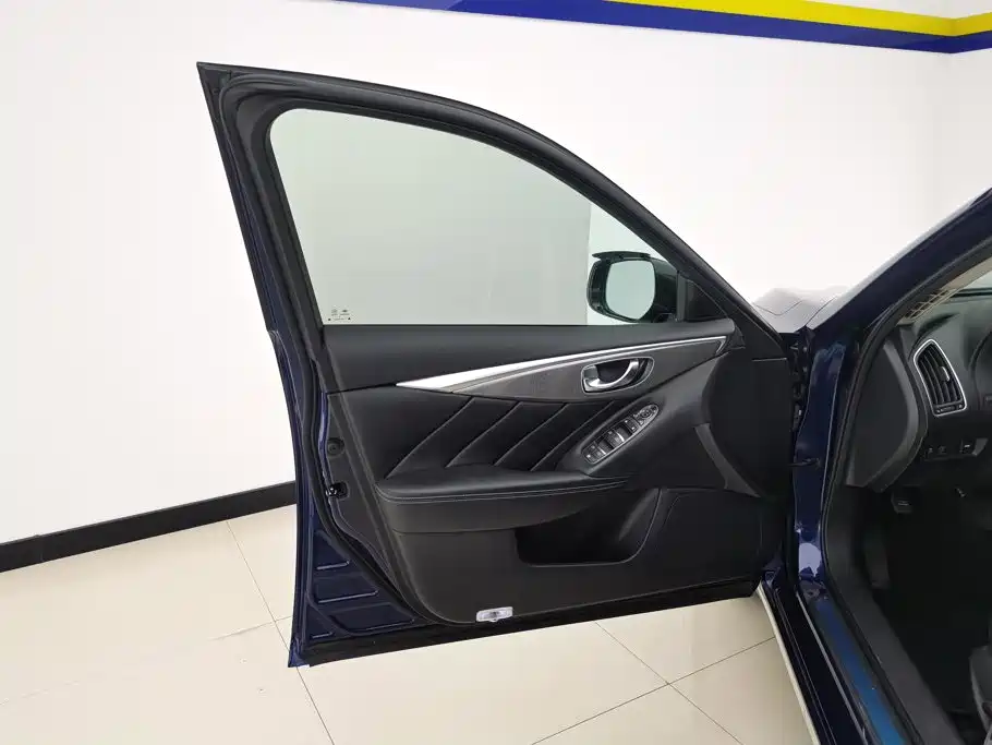 Infiniti Q50L — миниатюра 7