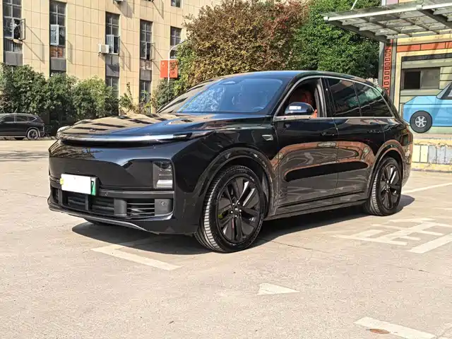 2025 Li Xiang L8