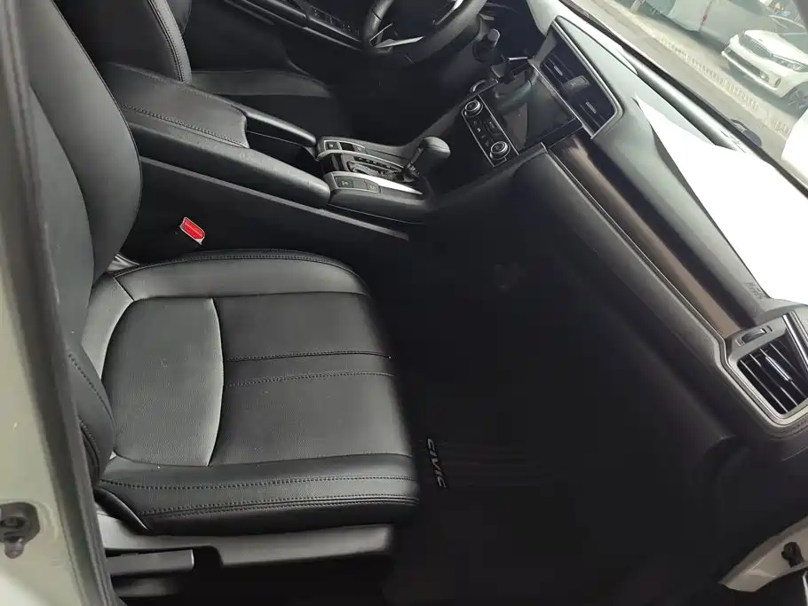 Honda Civic — миниатюра 8