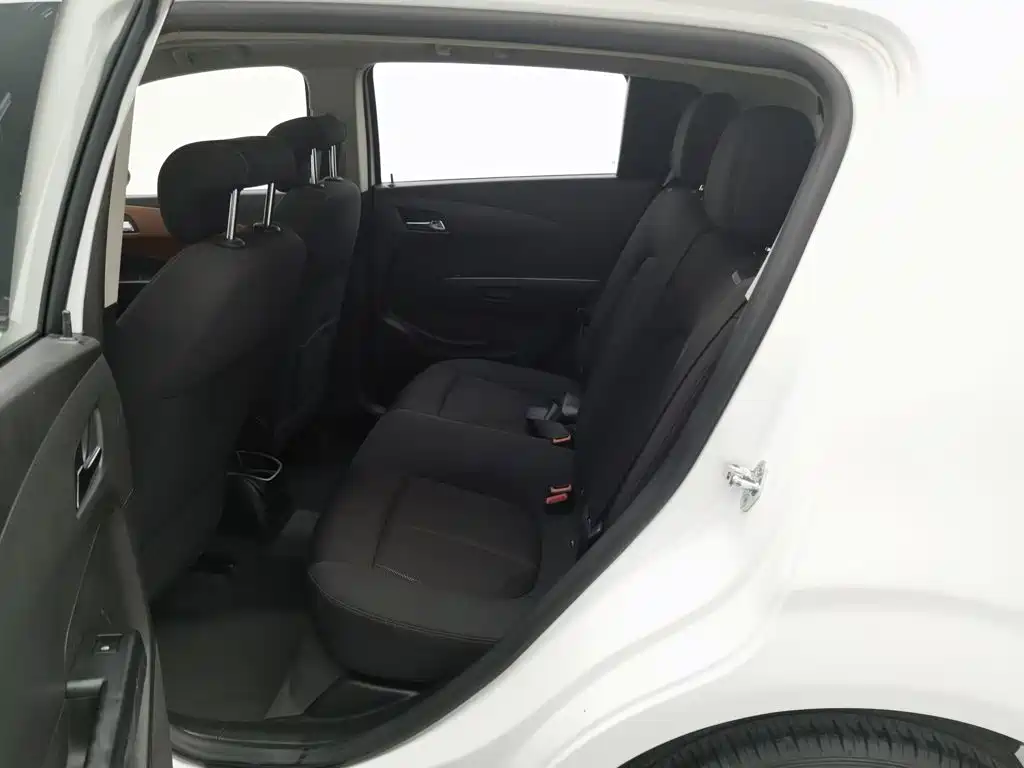 Chevrolet Aveo — миниатюра 15