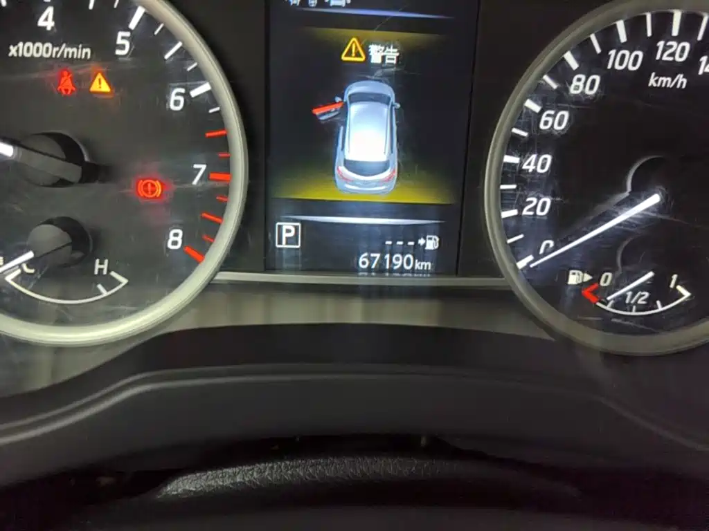 Nissan Tiida — миниатюра 17