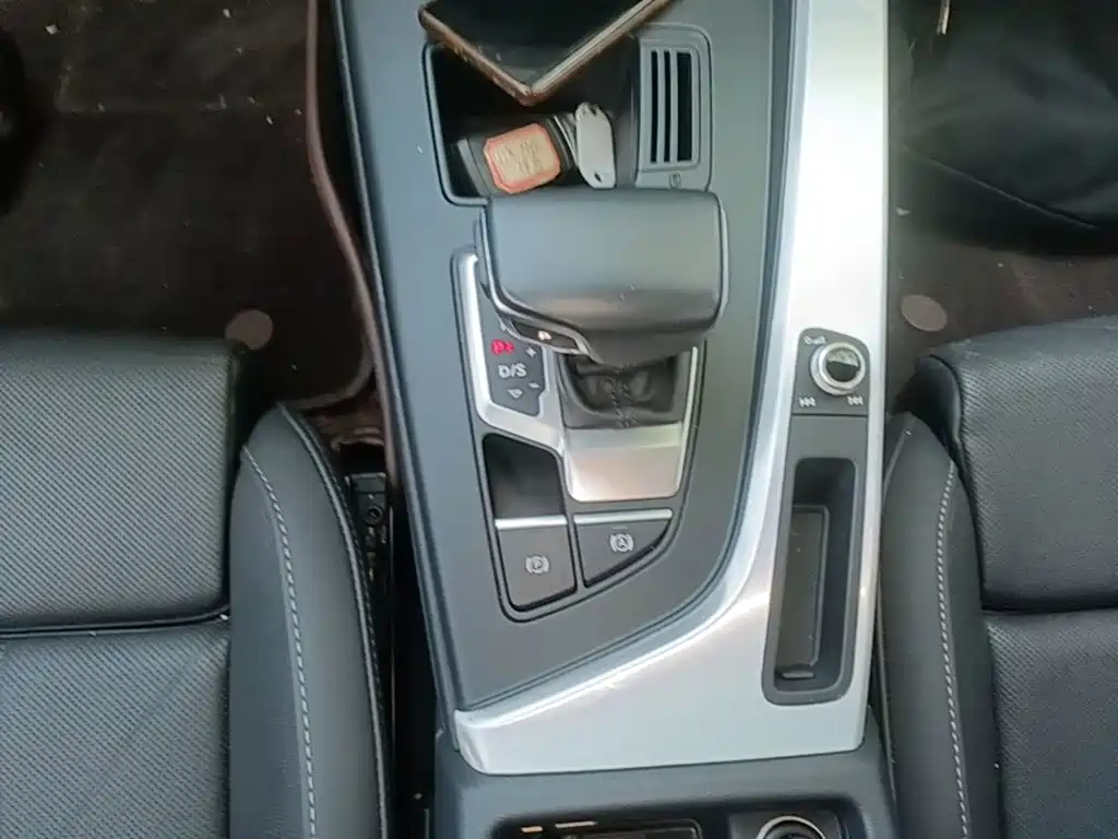 Audi A4L — миниатюра 14