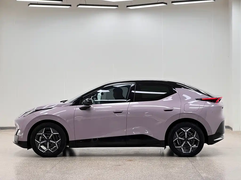 Lynk & Co Z20 — миниатюра 7