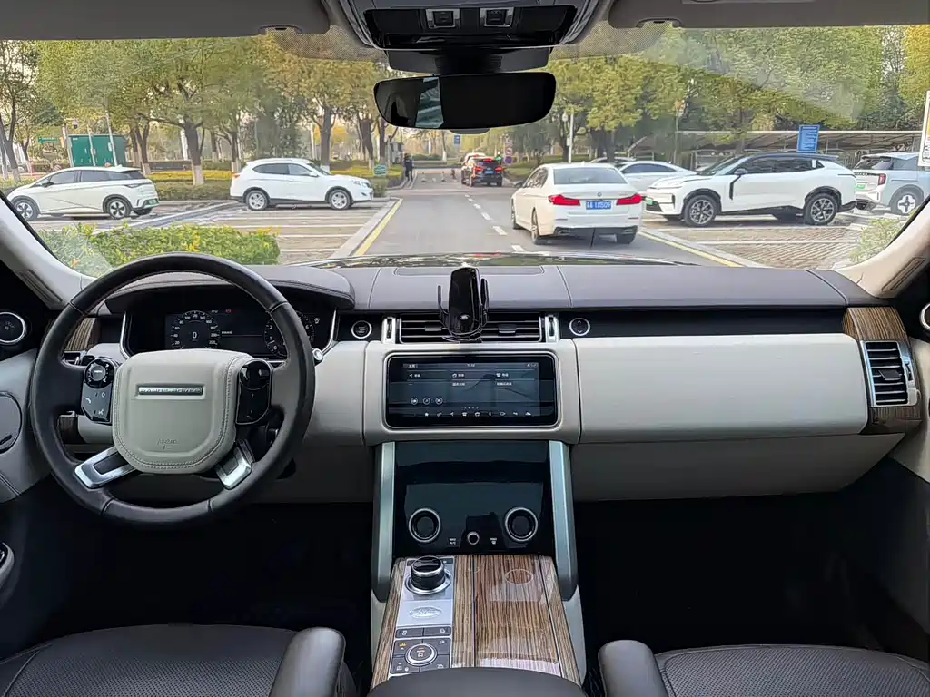 Land Rover Range Rover — миниатюра 7