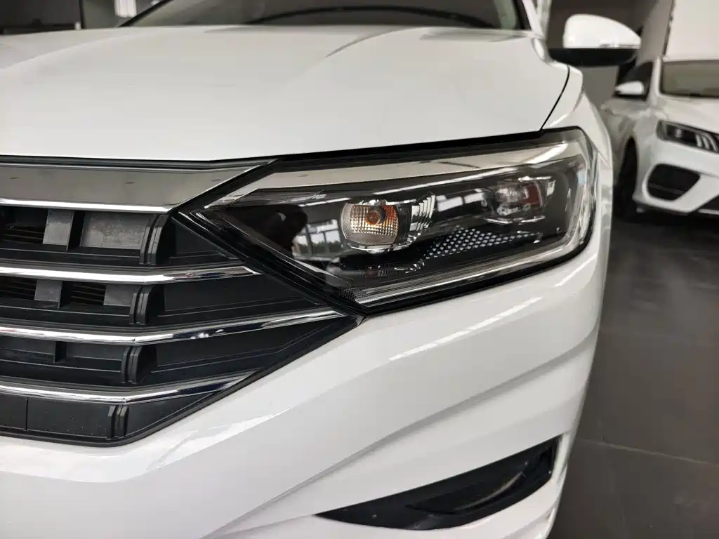 Volkswagen Sagitar — миниатюра 24