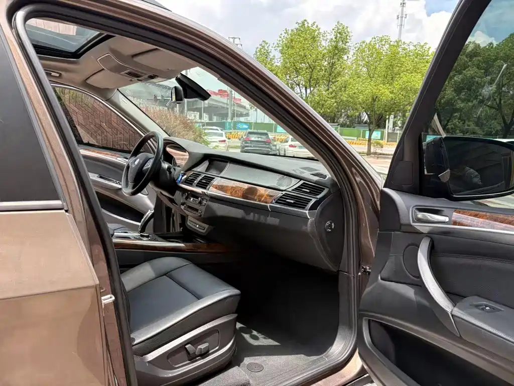 BMW X5 (Import) — миниатюра 9