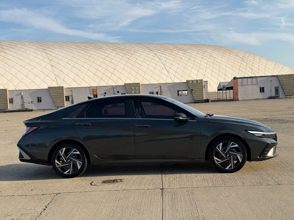 Hyundai Elantra — миниатюра 4