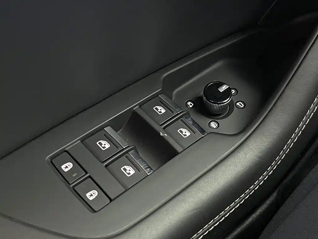 Audi A6L — миниатюра 25