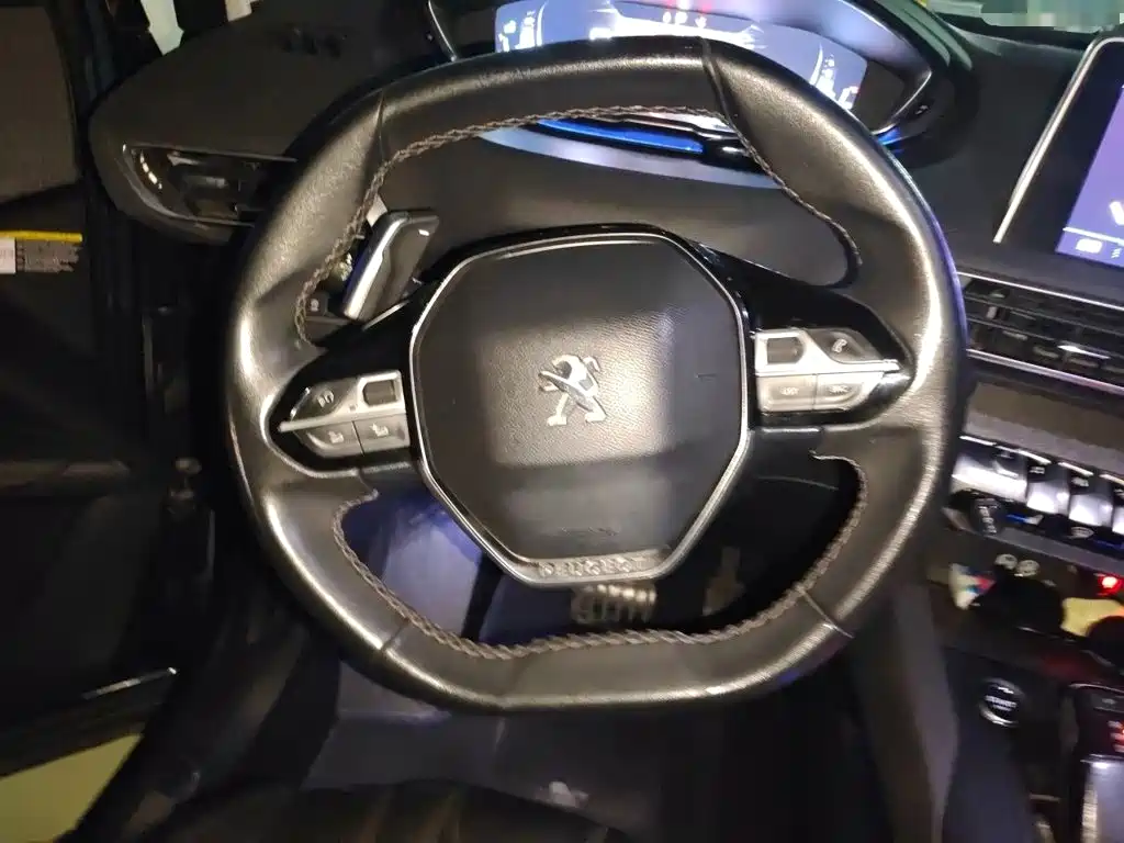 Peugeot 5008 — миниатюра 3