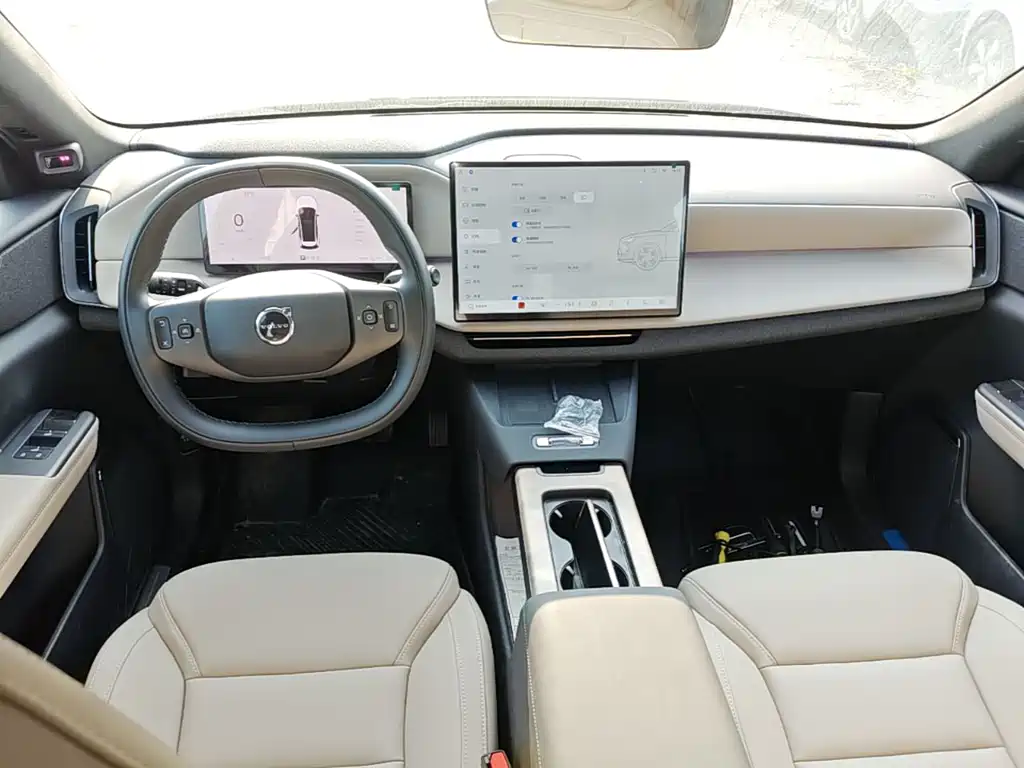 Volvo XC70 PHEV — миниатюра 8