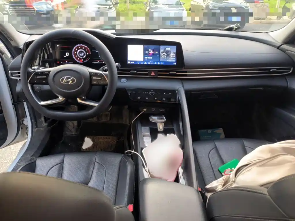Hyundai Elantra — миниатюра 13