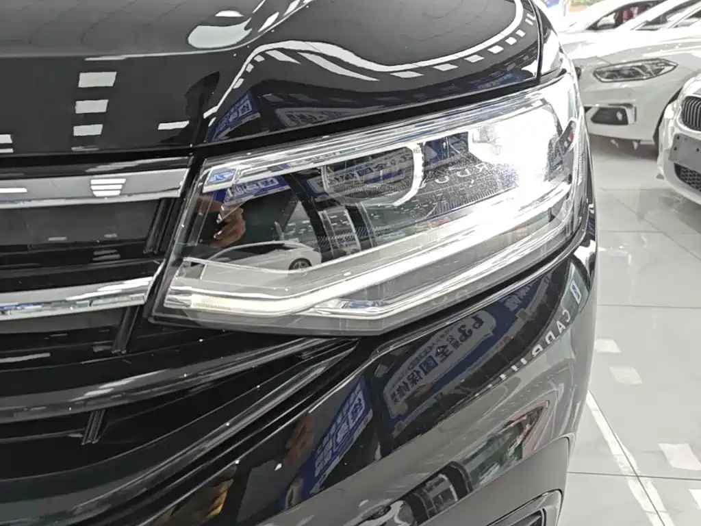 Volkswagen Tiguan L — миниатюра 24