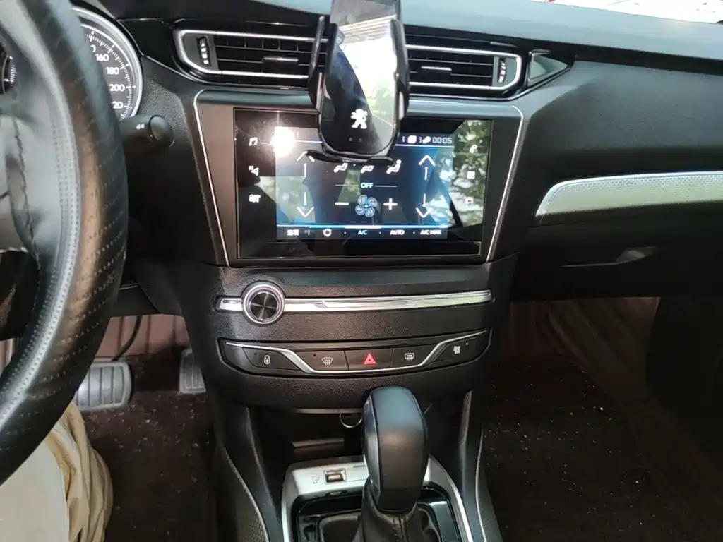 Peugeot 408 — миниатюра 13