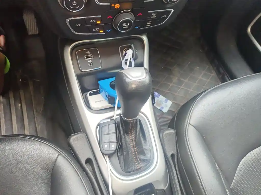Jeep Compass — миниатюра 7