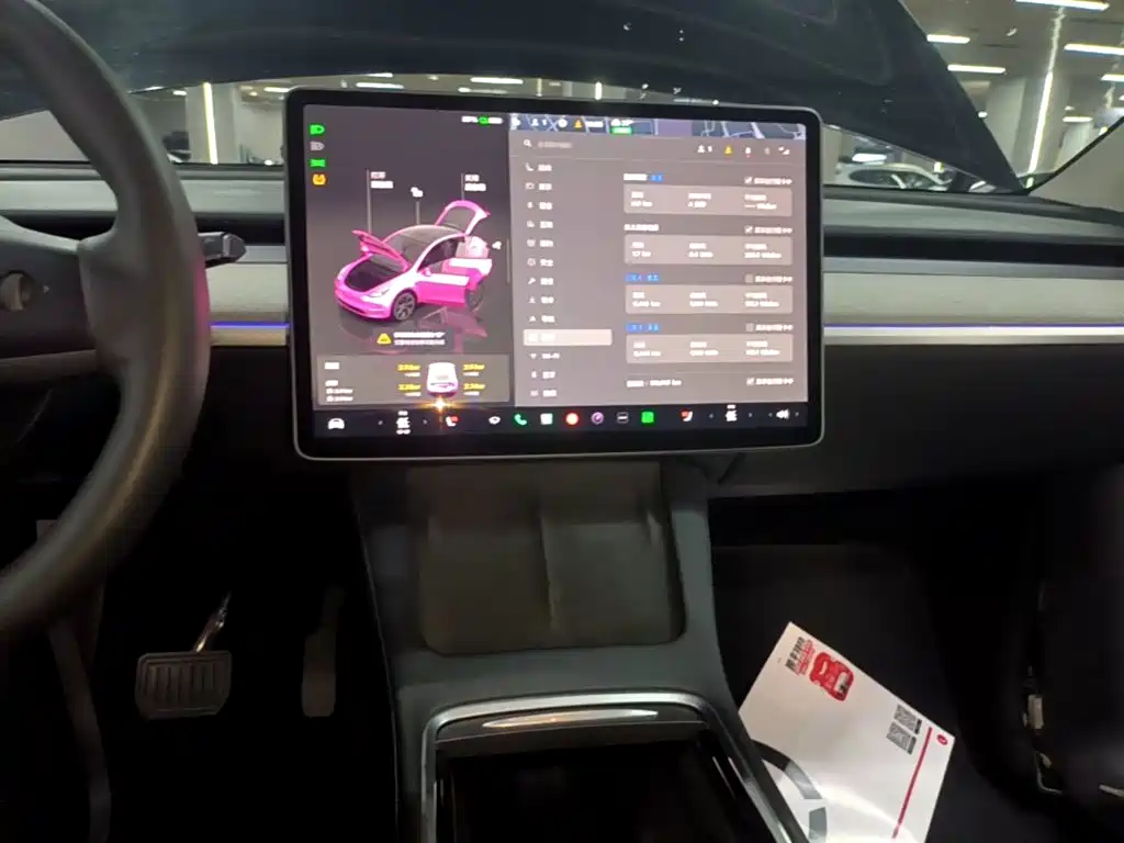 Tesla Model Y — миниатюра 13