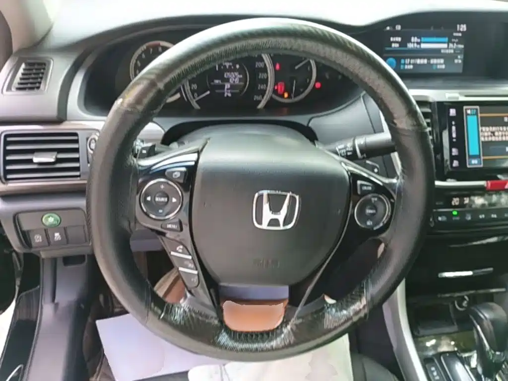 Honda Accord — миниатюра 11