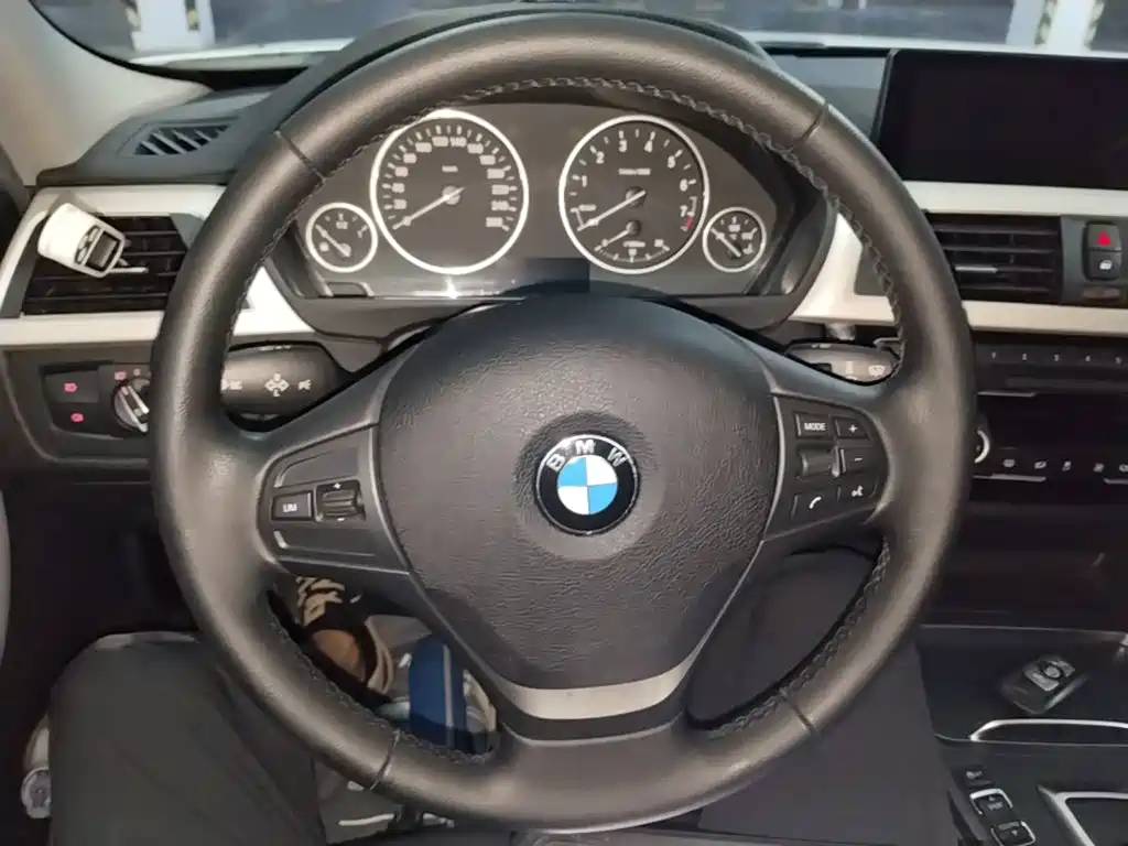 BMW 3 Series — миниатюра 11