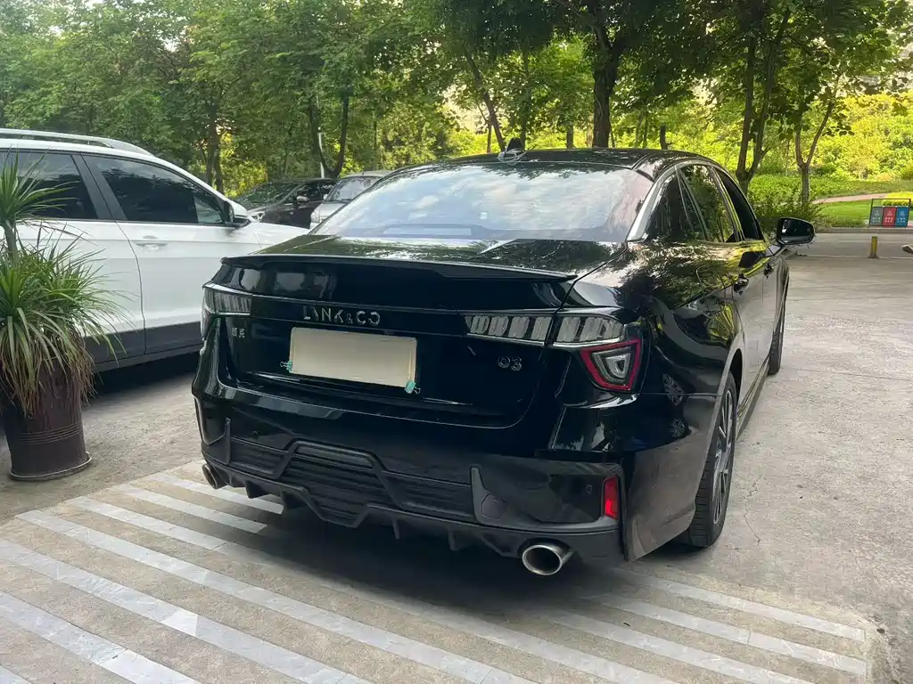 Lynk & Co 03 — миниатюра 6