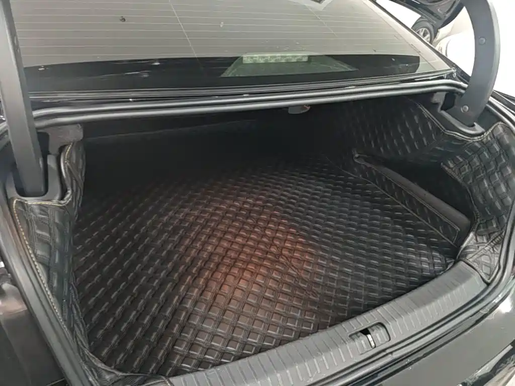 Volkswagen Passat PHEV — миниатюра 19
