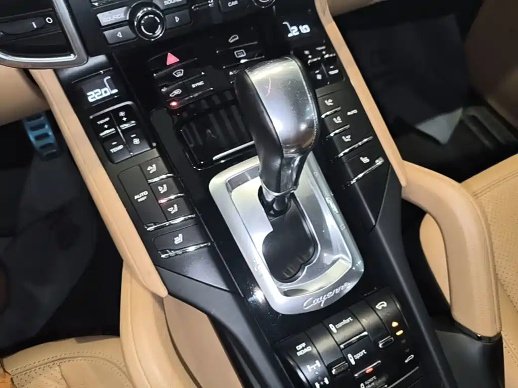 Porsche Cayenne — миниатюра 14