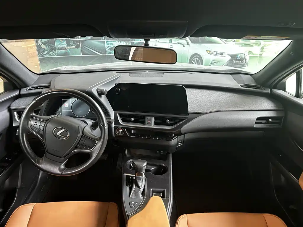 Lexus UX — миниатюра 7