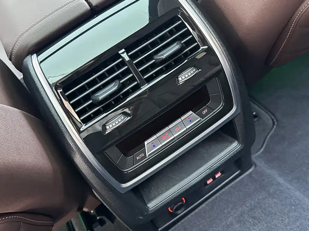 BMW X5 — миниатюра 7