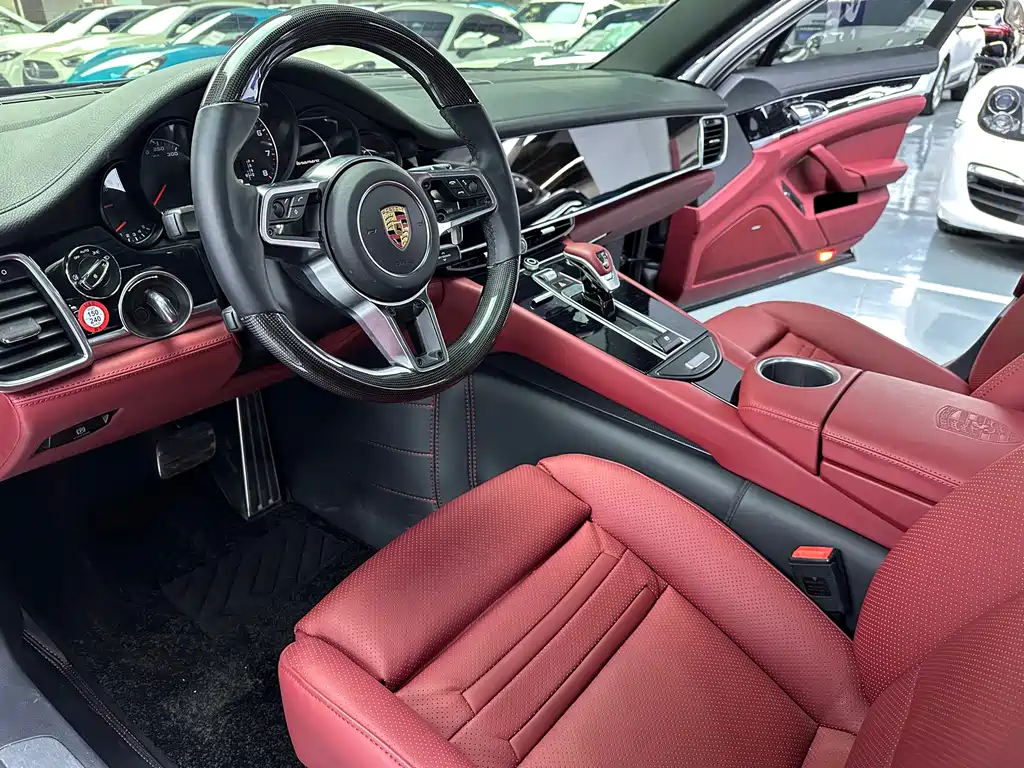 PORSCHE PANAMERA