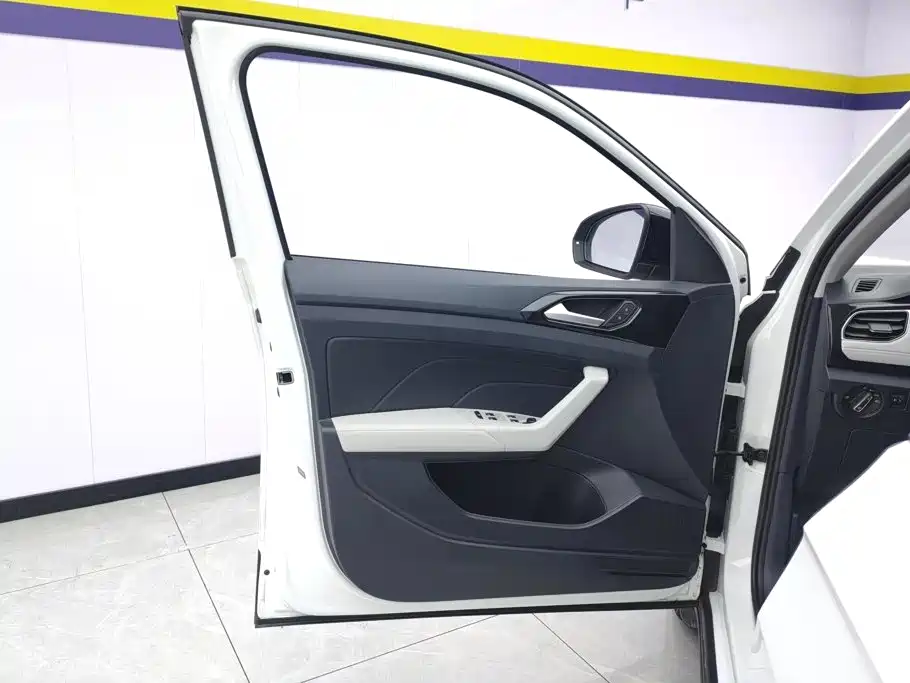 Volkswagen Tharu — миниатюра 7