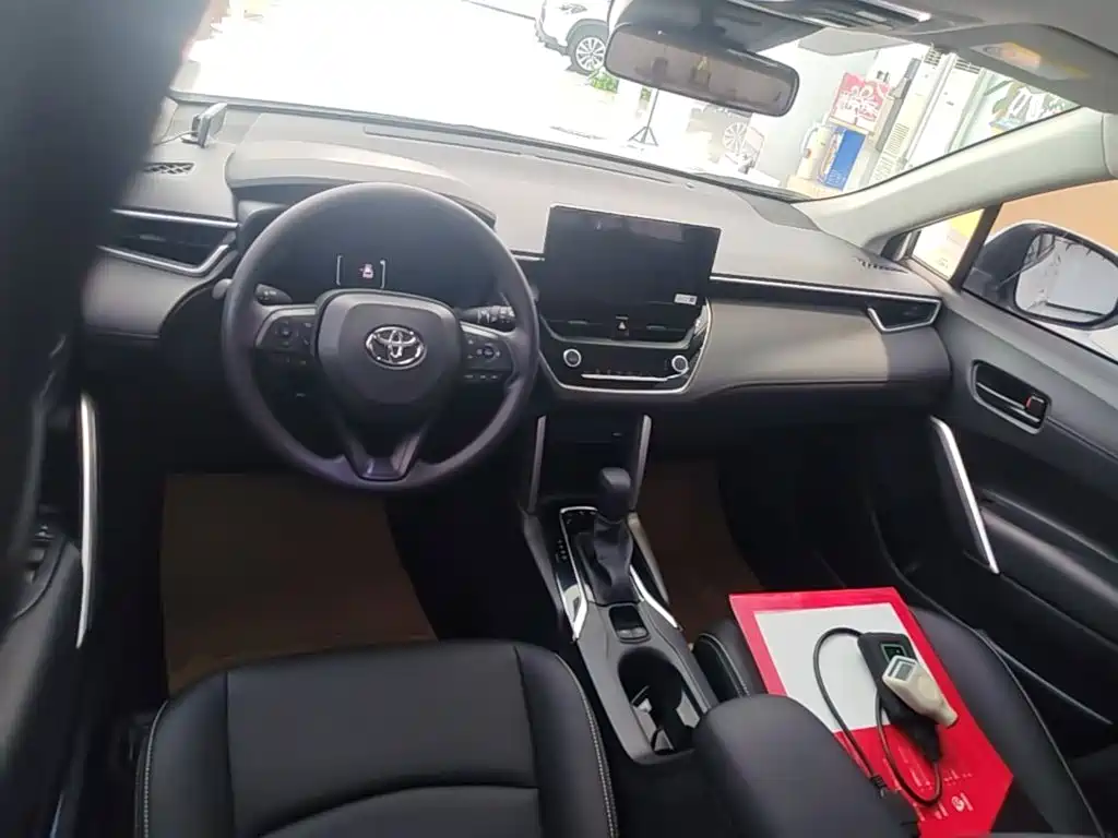 Toyota Corolla Cross — миниатюра 16
