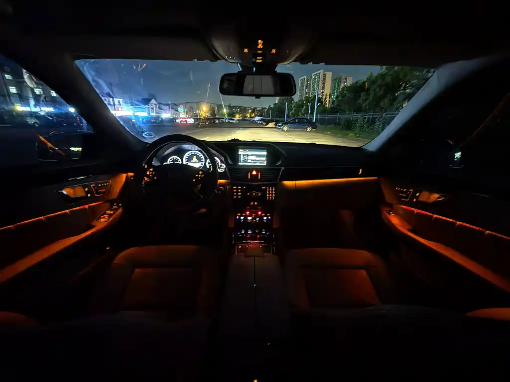Mercedes-Benz E-Class — миниатюра 15