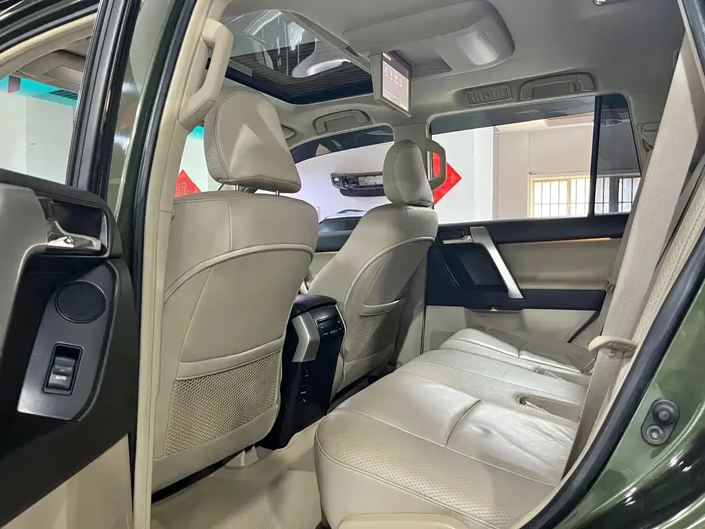 Toyota Prado — миниатюра 6